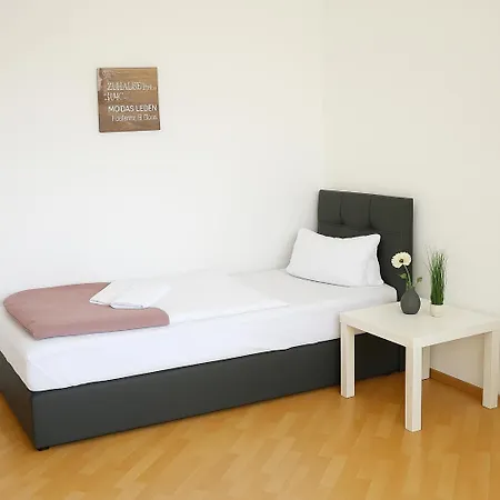 アパート Sunnyhome Monteurwohnungen Und In シュヴァンドルフ・イン・バイエルン